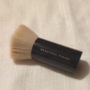 bareMinerals Beautiful Finish Kabuki Brush - Black Handle, Cream Bristles